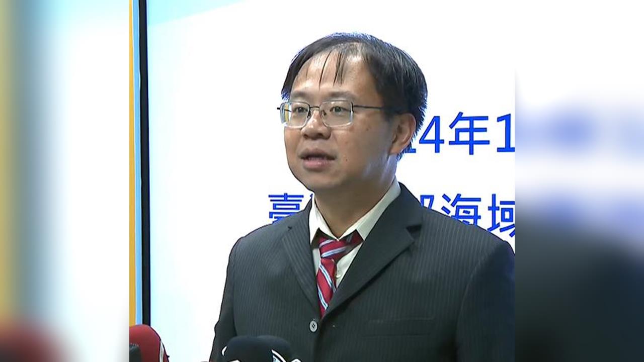 快新聞/昨晚地震記者會科長陳達毅「髮亂領帶歪」爆紅 本人出面解釋:下床直衝氣象署