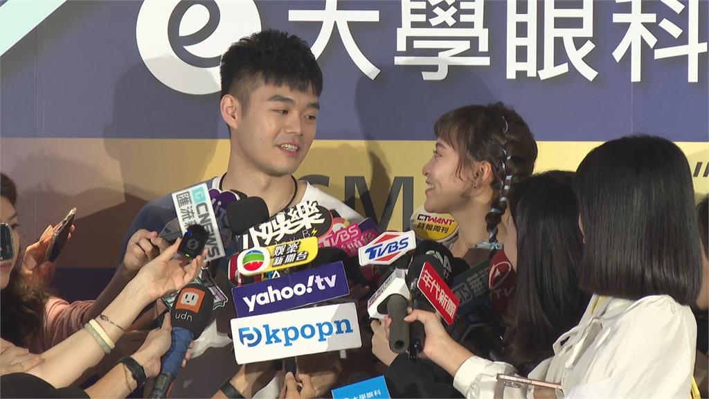 快新聞／新婚甜蜜！王齊麟、陳詩媛同台活動　登記時間原因曝光了