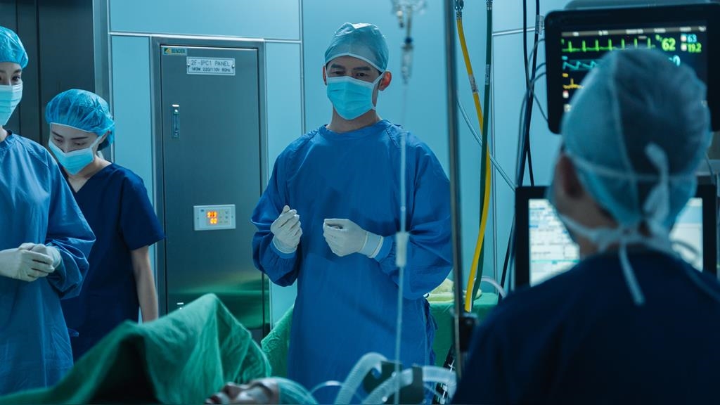 温昇豪面生涯考驗！動刀救女「暈倒在手術台」 命運倒數觀眾求別收他