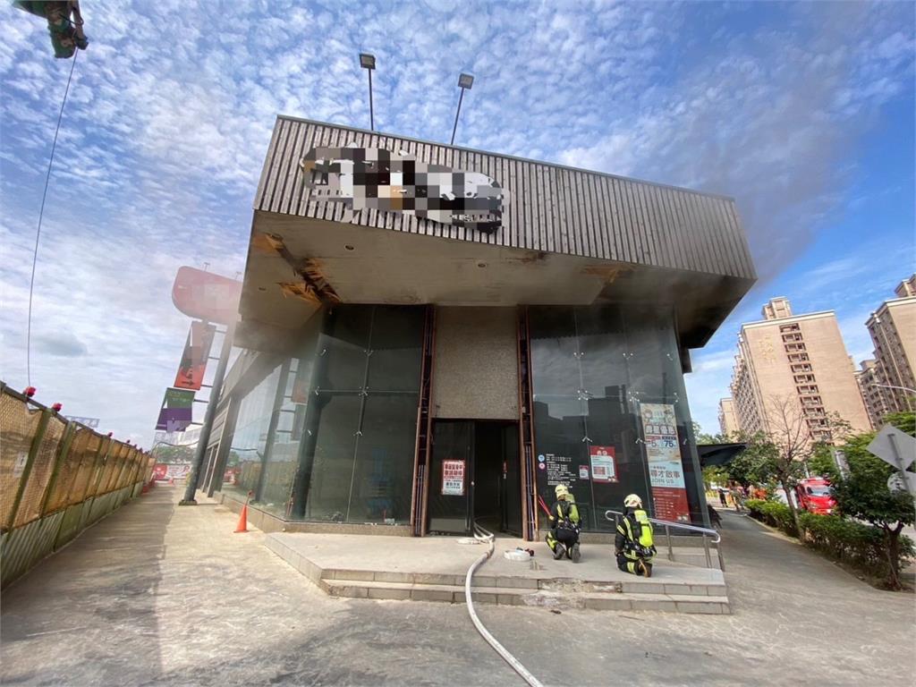 連鎖火鍋預告華麗變身　閉店整修竟傳火警
