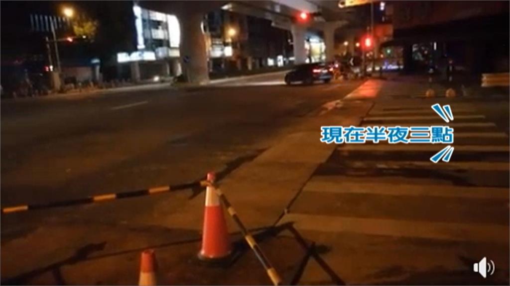 挖路鋪鐵板產生巨響  深夜擾眠住戶惱火