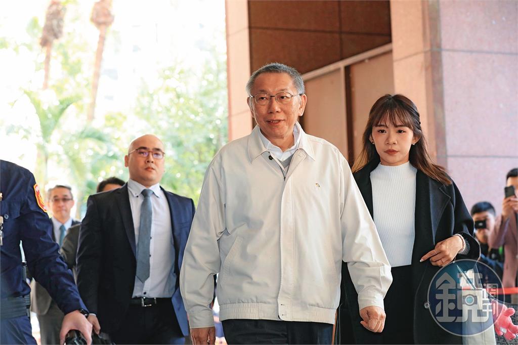 【柯文哲交棒內幕】辭主席換免押盤算曝光　揭柯文哲交棒黃國昌祕辛