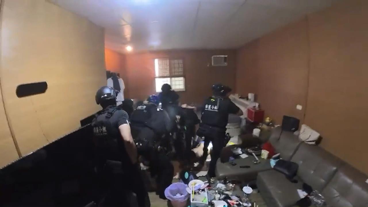 掛羊頭賣狗肉! 製毒集團藏匿嘉義民宿 雲林警攻堅人贓俱獲