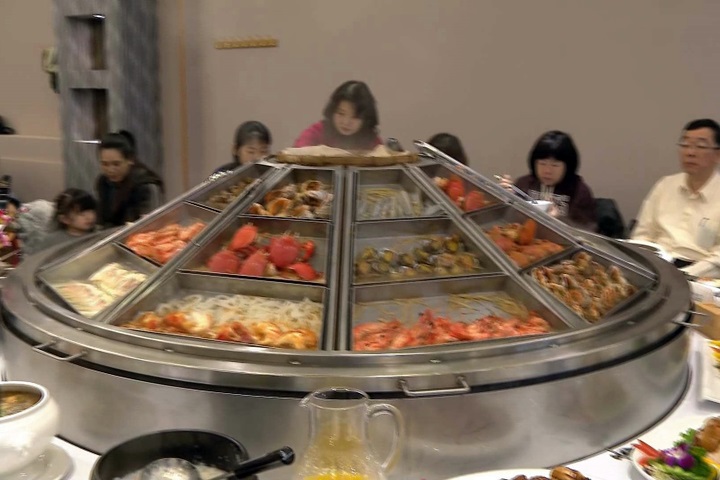 全台最大蒸籠宴！30道海鮮料理新鮮上桌