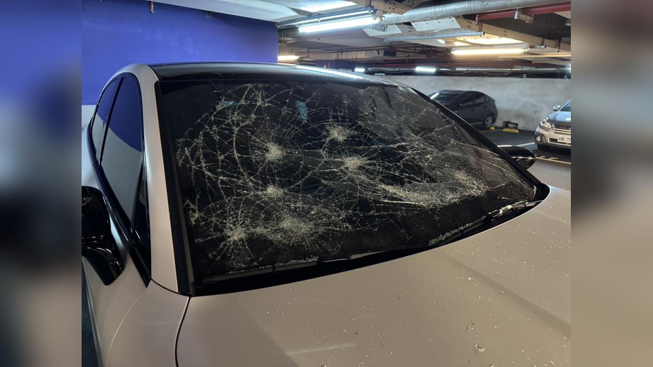 宜蘭新月廣場遭報復式砸　2嫌遭逮辯稱「敲錯車」