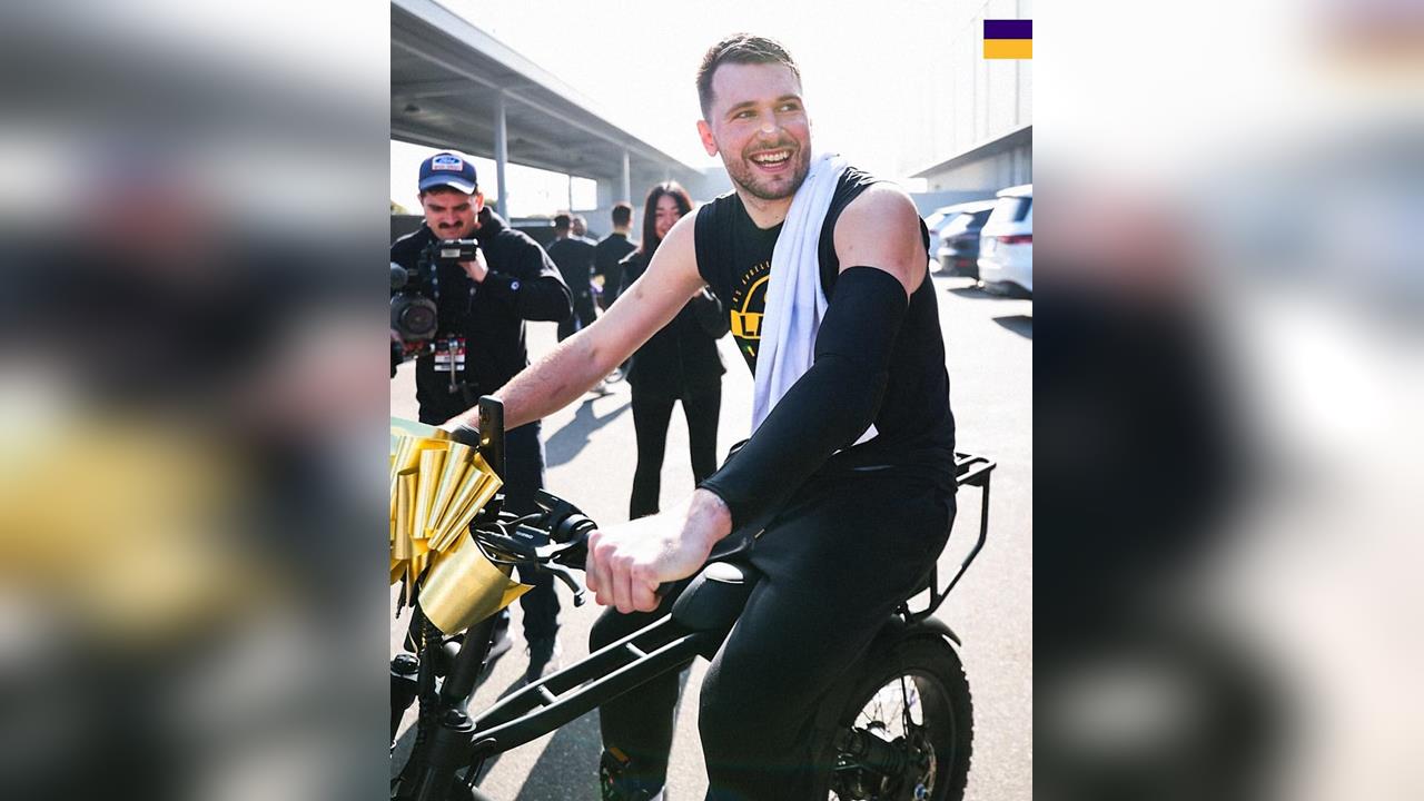 NBA(影)／湖人「金童」唐西奇砸300萬送隊友耶誕節大禮！網：獨行俠後悔了嗎？