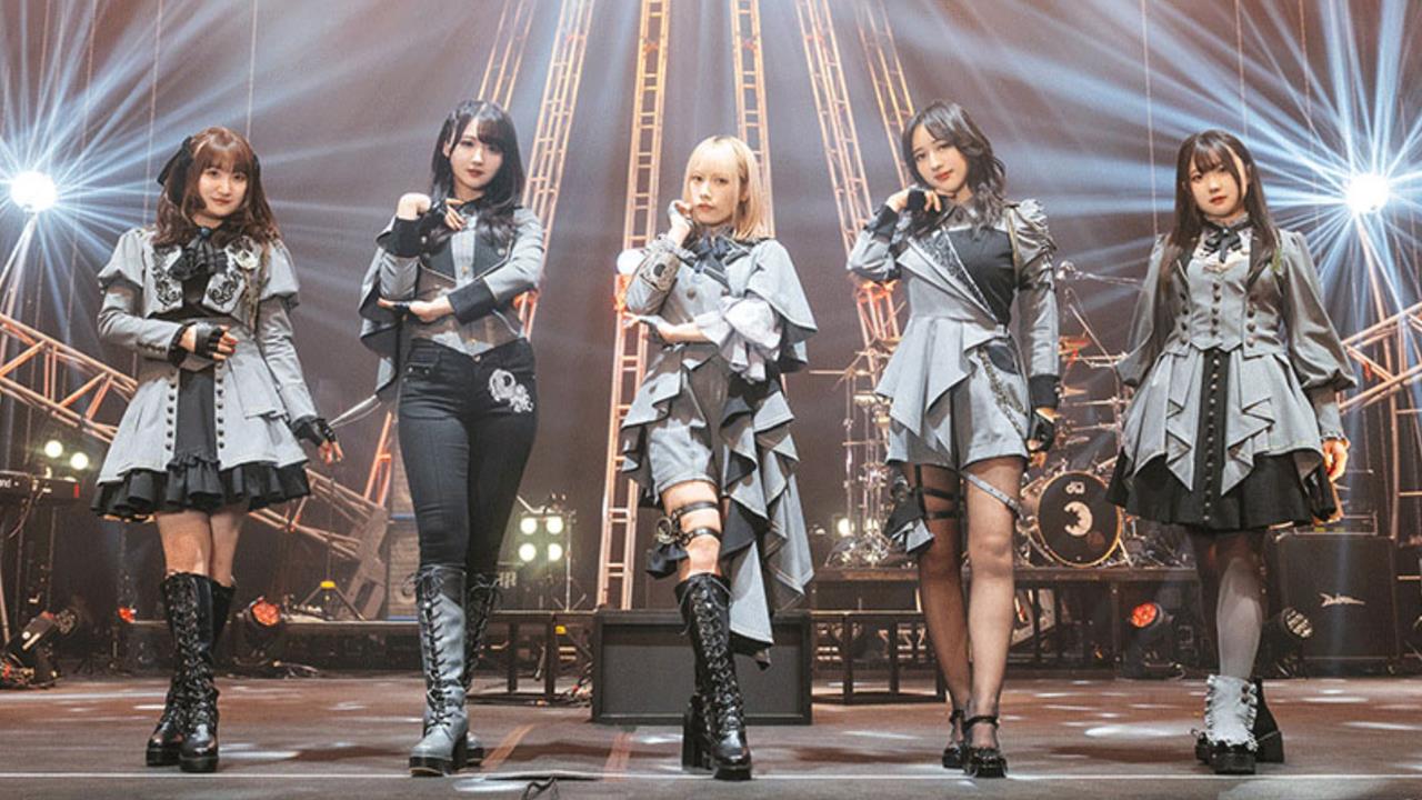 日女團東京開唱遭中國男鬧場!他用中文嗆高市「X你X」日網轟:像猴子一樣