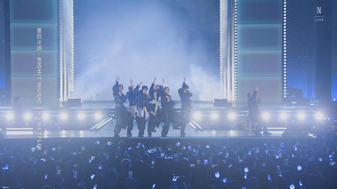 韓團ＢＴＳ回來了！　睽違４年世巡首唱　逾４萬名粉絲擠爆高陽運動場
