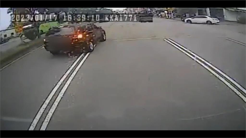 宜蘭公車突被逼車又嗆聲 司機氣炸報警駕駛竟落跑