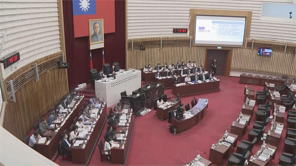 防疫優先！ 台南議會停 高市藍綠黨傾向延會