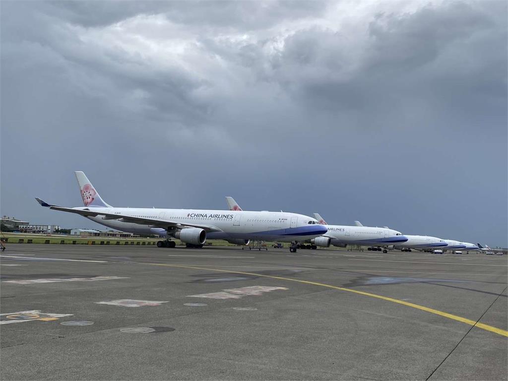 強勁風力、雨勢持續 桃機提醒旅客「這件事」