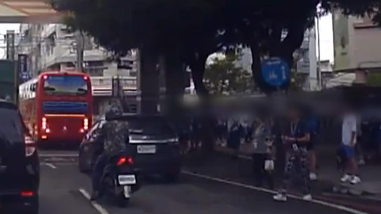 開學日等嘸車!議員爆司機睡過頭 業者否認:車故障