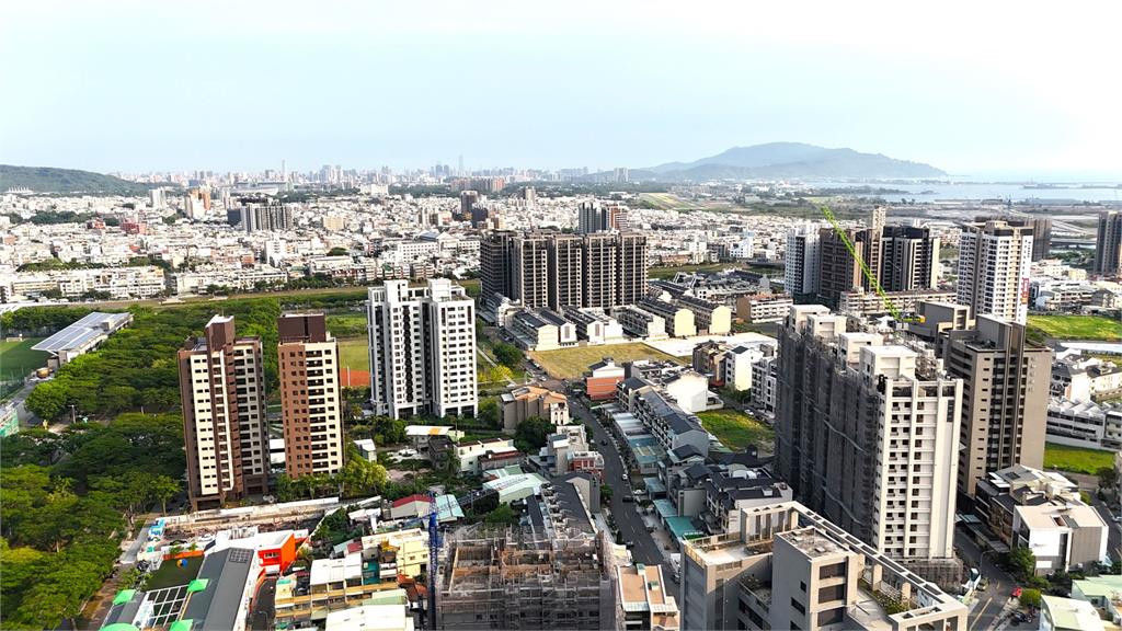 2025房市呈「量縮價跌」格局？！ 過半消費者認為房貸利率逾2.75%難以負擔！