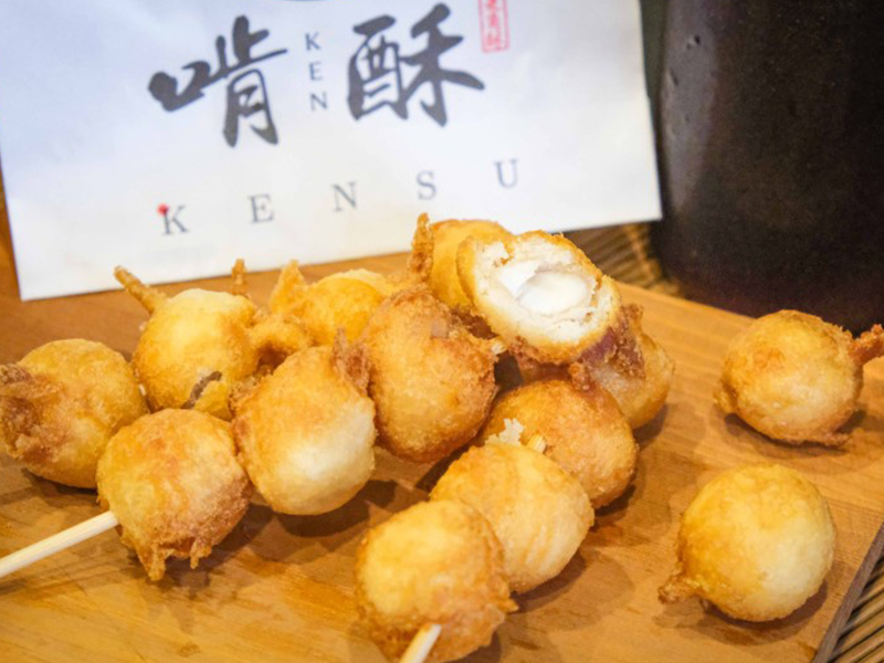 一中街人氣小吃│現點現炸菱角酥　外酥內軟讓人一口接一口！