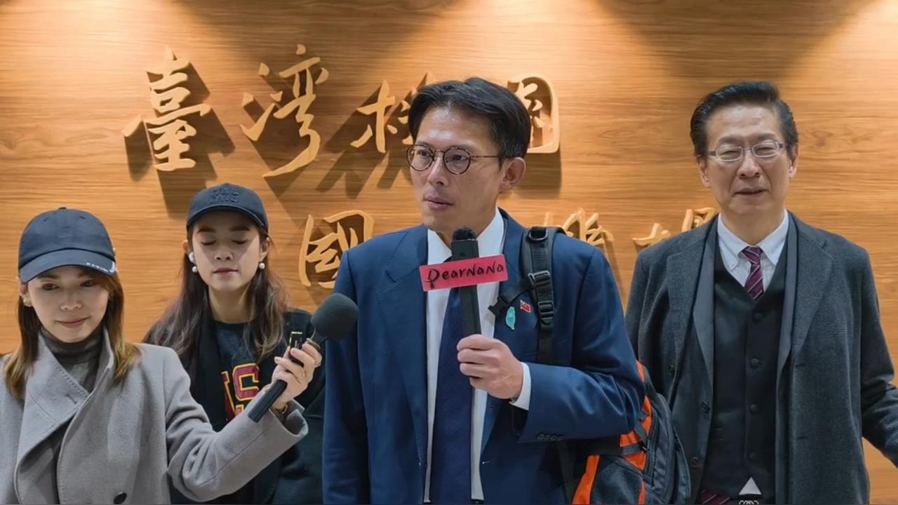 快新聞／訪美結束！黃國昌返抵桃機　第一反應曝光了