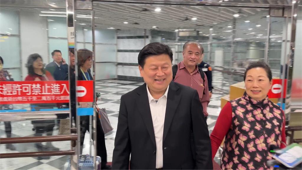 傅崐萁香港行花蓮團員被扣留 綠委批「切割鄉親」拍屁股走人