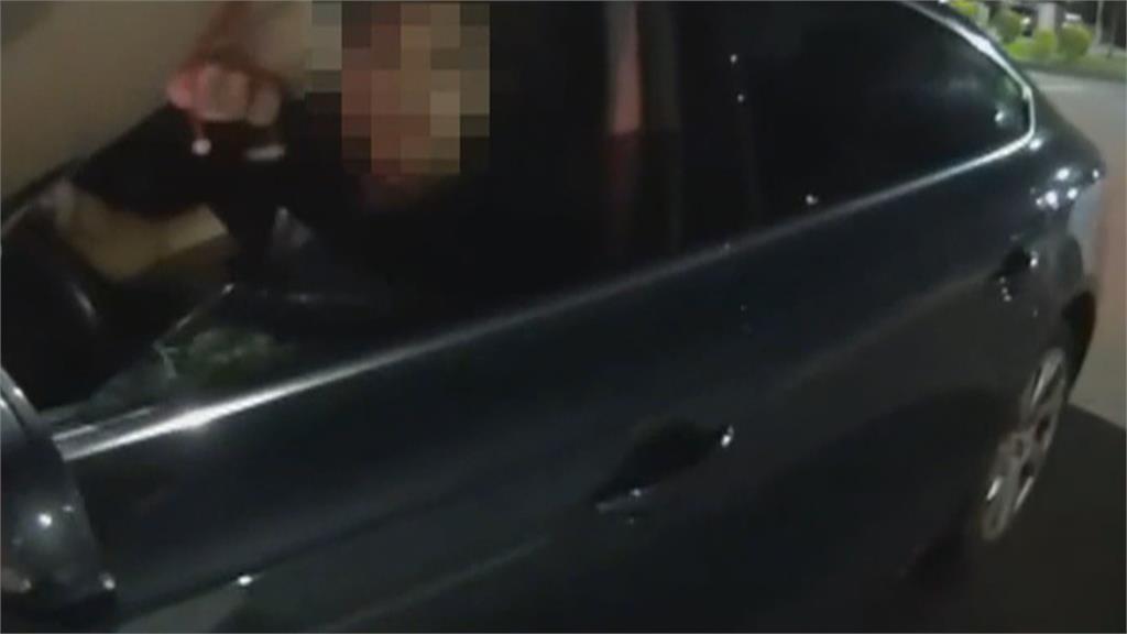 酒後又闖紅燈拒攔檢「警拔槍逮人」　一口氣開6張罰單