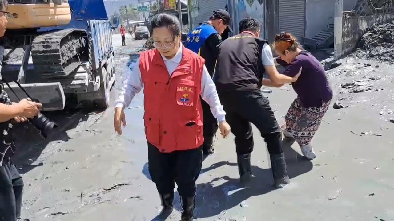 徐榛蔚荒謬行徑一籮筐！　災區神隱、落跑、擺拍遭嗆