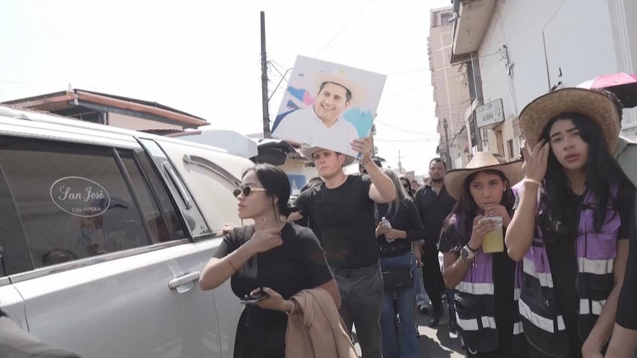 墨西哥狀況多!亡靈節烏魯阿潘市長遭槍殺 祕魯突宣布斷交