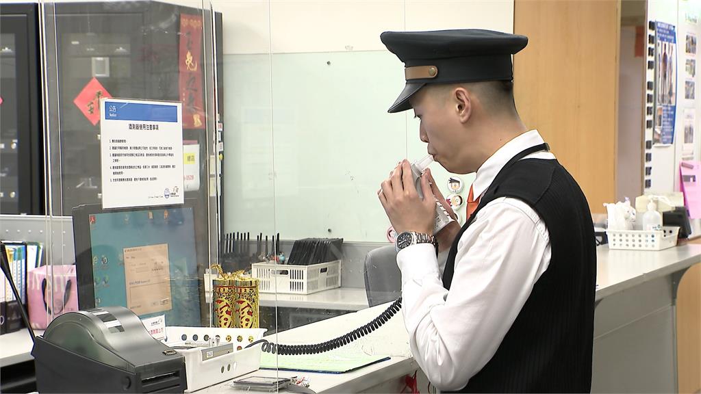 高鐵早鳥票採「實名制」 列車長「史密斯系統」快速查票
