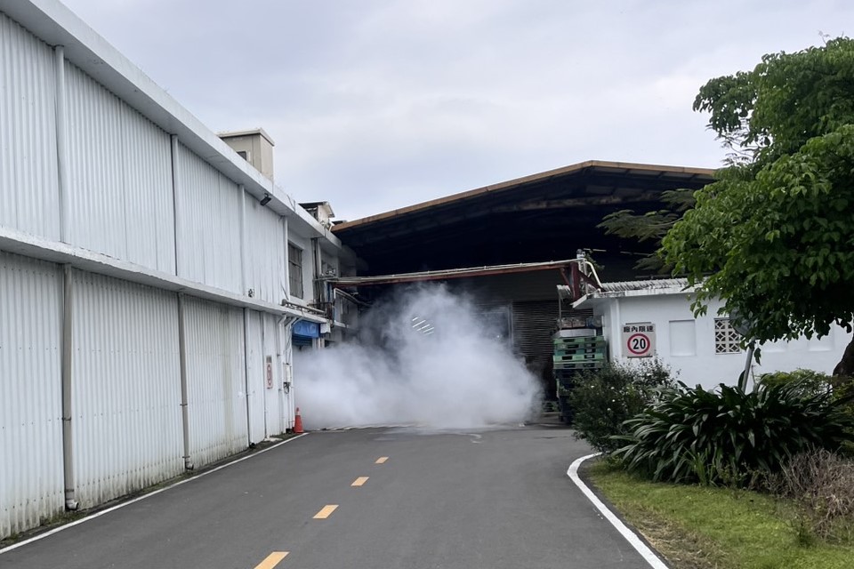 快新聞／宜蘭五結1食品工廠氨氣外洩！　消防隊急灑水處置