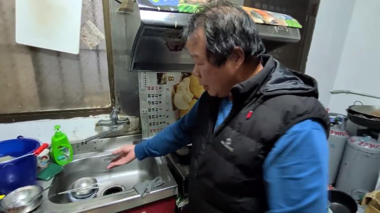 台中霧峰自來水管線破裂 「遲遲未修」無水可用惹民怨