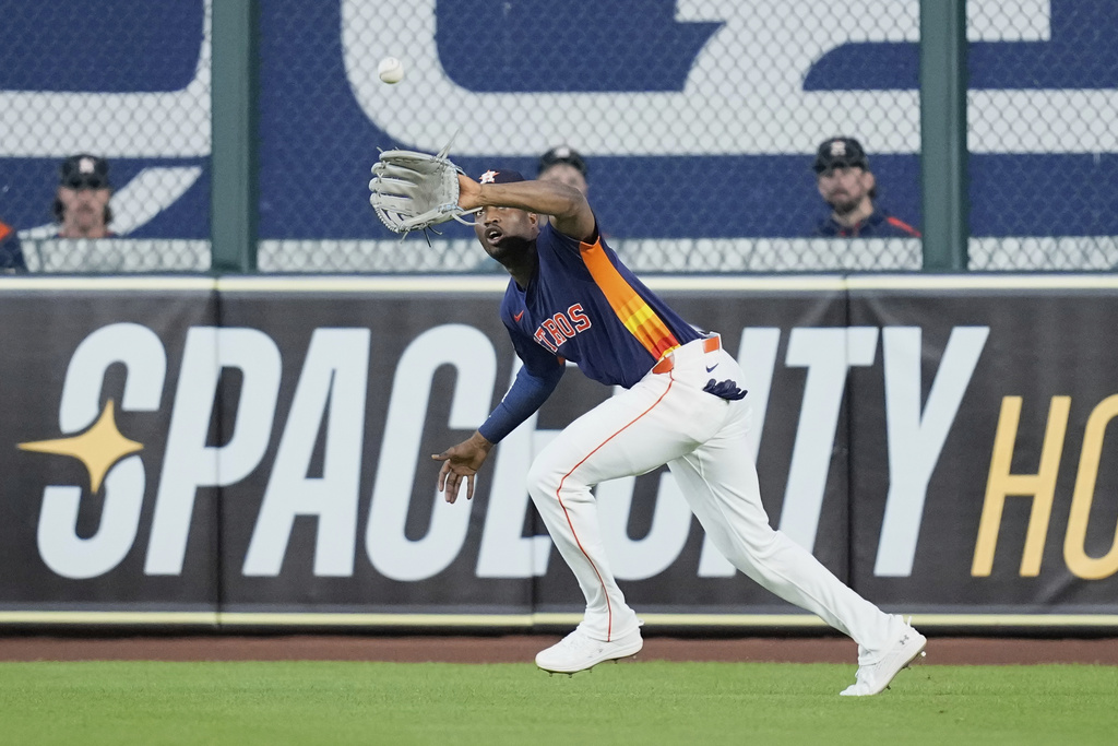 MLB(影)/太空人這個外野手太厲害! 單場沒收兩支可能的全壘打