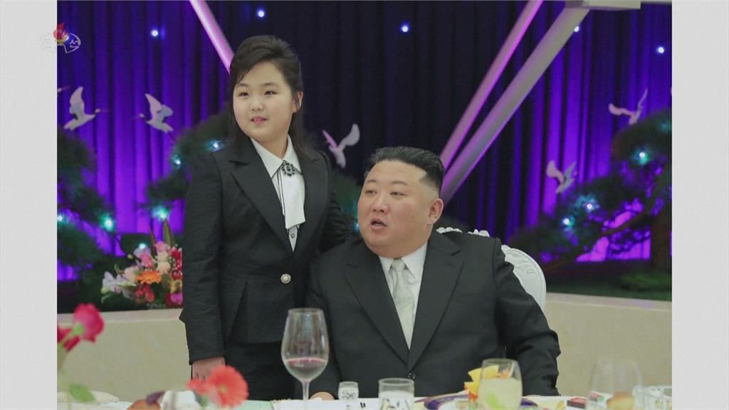 金正恩再帶女兒公開亮相　韓媒預測北朝鮮今晚閱兵