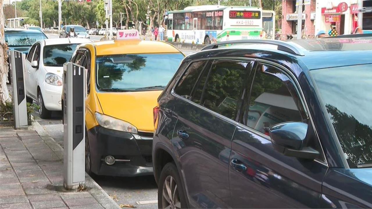 路邊停車「打錯1燈」恐噴3600元!警曝正解…一票網友全搞錯