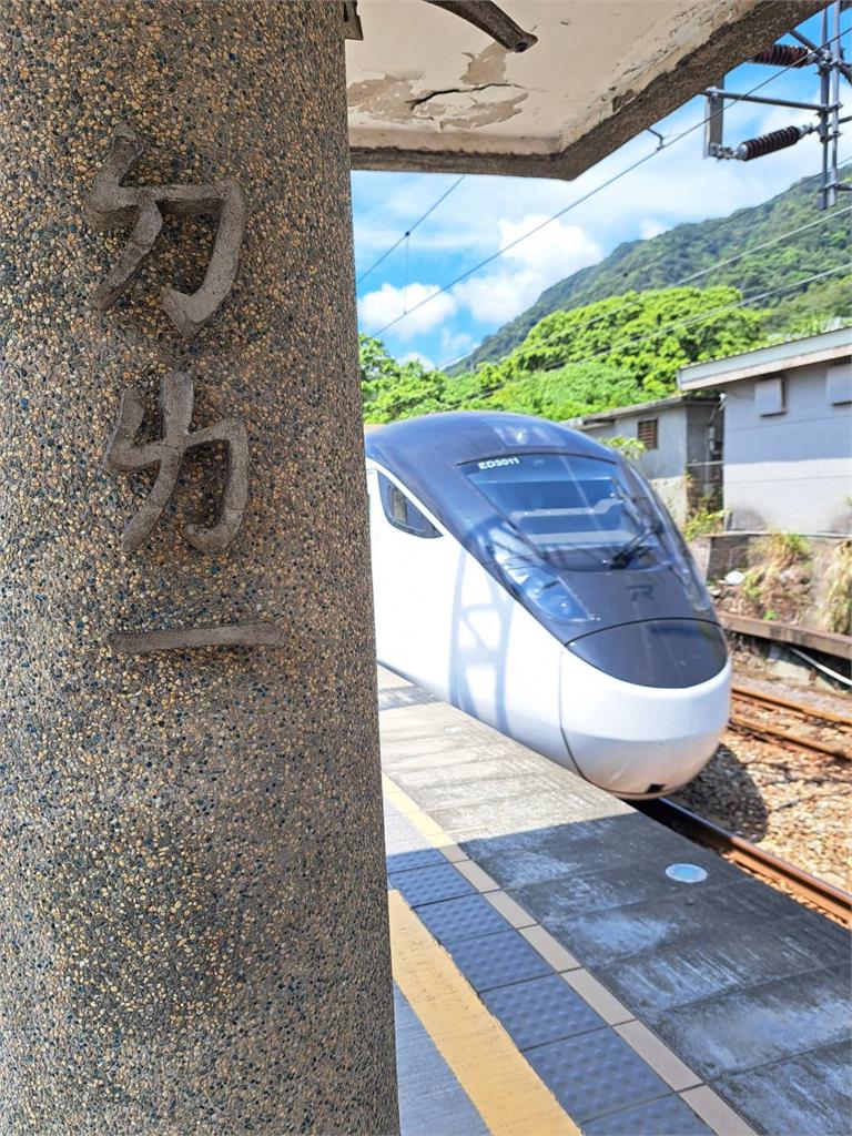 頭城車站月台柱子標ㄊㄔ？　站長解答「這原因」復刻重現