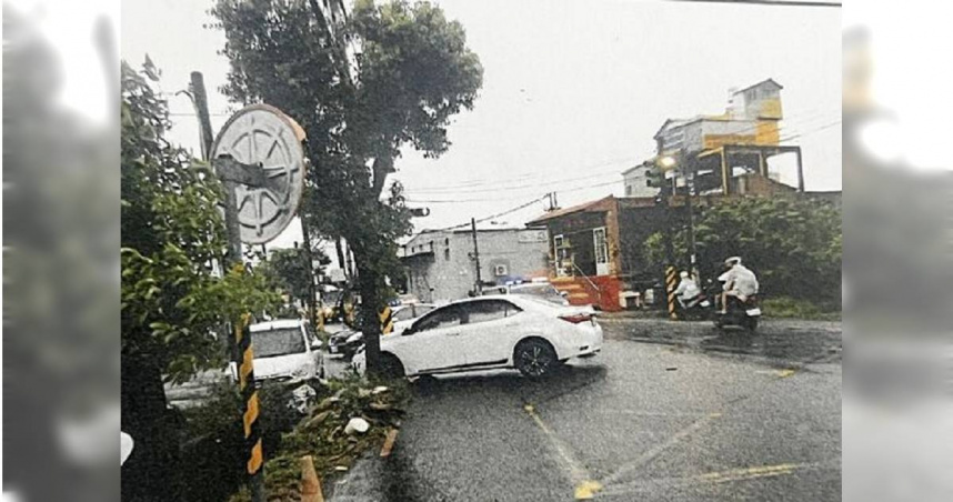 桃園男吸「喪屍煙彈」肇逃又自撞 警車內查獲毒品震驚八德