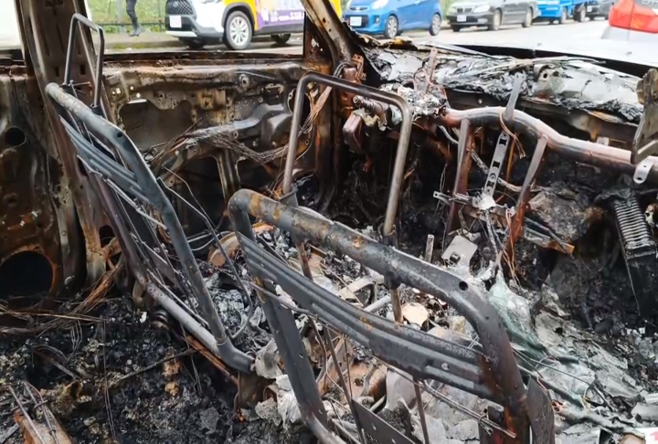 中壢火燒車事件驚見共5車被破窗　疑沒東西偷放火燒！警迅速逮嫌犯