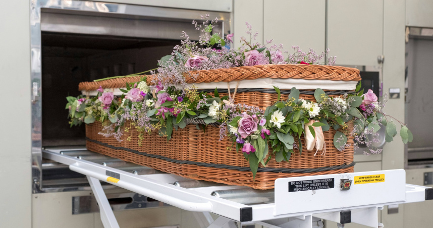 日葬儀社忘確認全名竟「燒錯遺體」　家屬發現傻眼