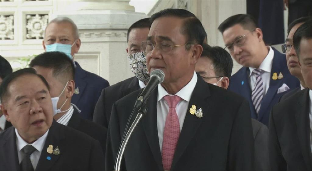 泰總理堅持不下台 學運領袖涉嫌謀害王后被捕