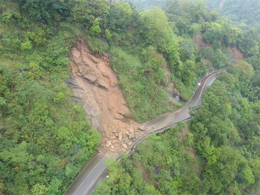 苗126縣道頭屋明德村路段　落石坍方