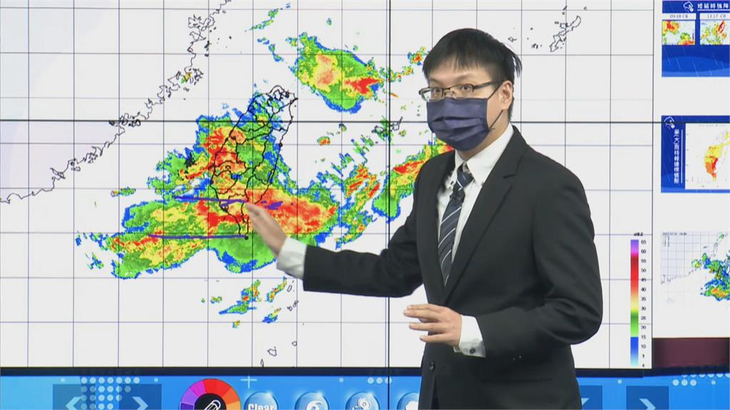 快新聞／雨彈猛炸！　氣象局： 11縣市豪、大雨特報「午後台北防大雷雨」