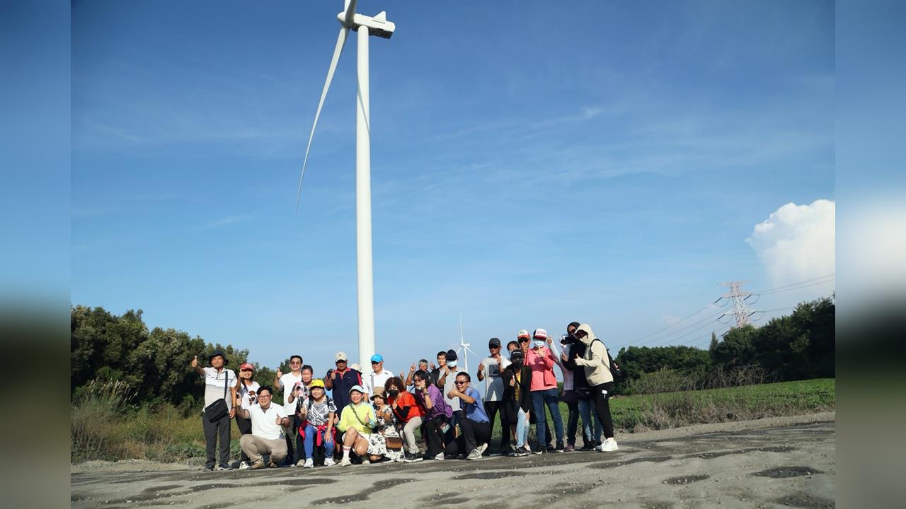 綠能轉型強化地方溝通　枋山鄉民親訪風電場體驗農電共榮