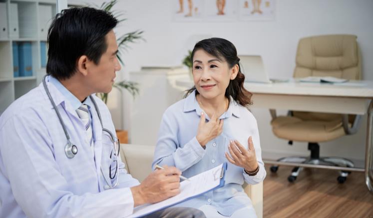 清醒 or 舒眠?大腸鏡檢查前的關鍵考量 醫師破解「腸穿孔」風險迷思
