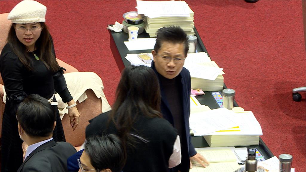 吳春城創「壯世代協會」獲多筆政府標案　王婉諭：沒利益迴避