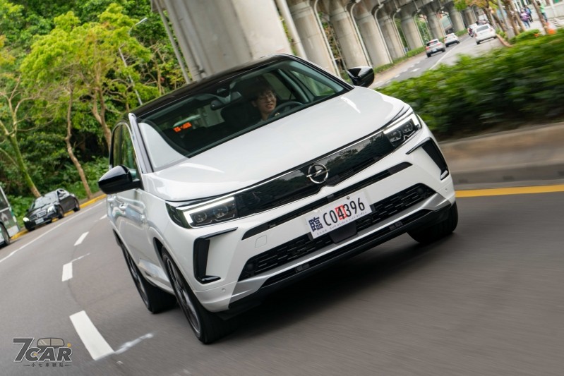 「德」天「獨」厚！德製工藝時尚休旅　Opel Grandland 試駕報導