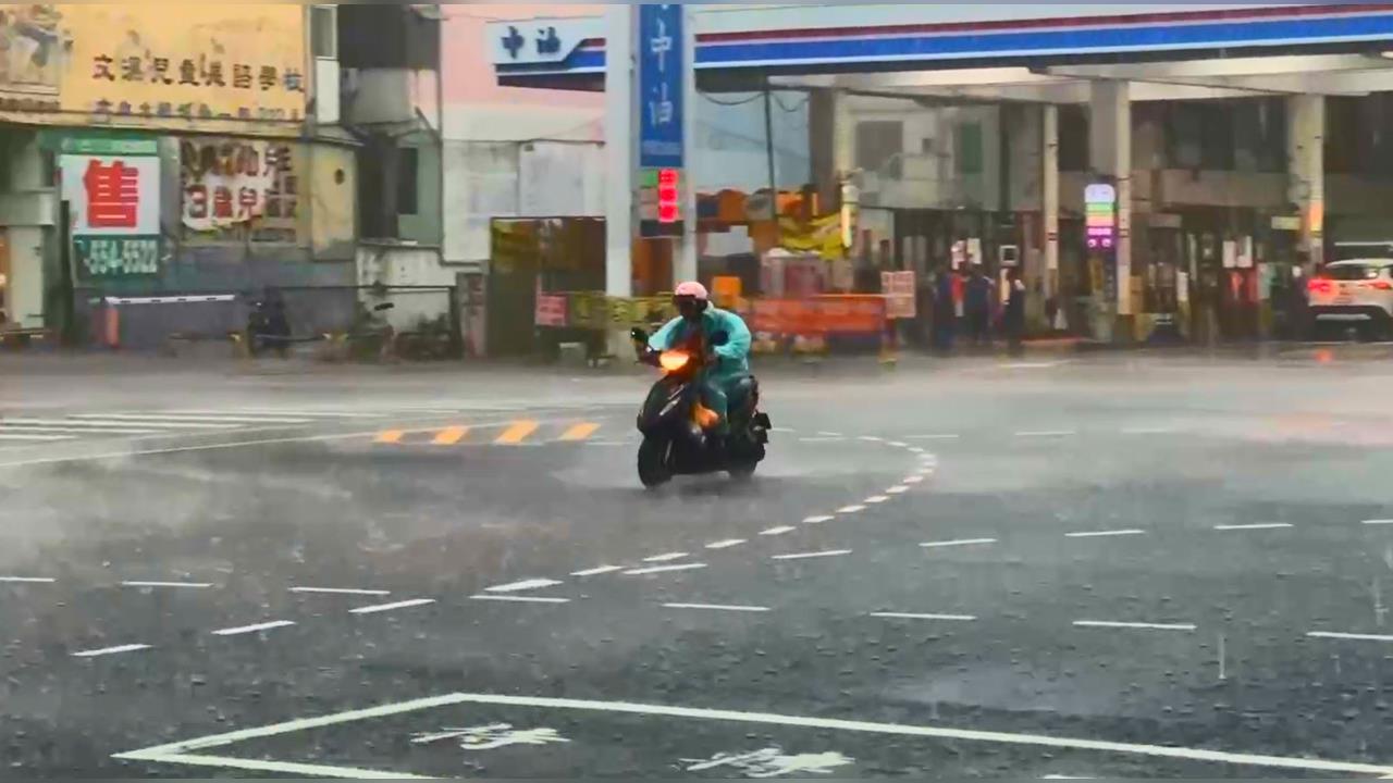 不斷更新／萬里溪堰塞湖紅色警戒　花蓮6村里中午12時起停班課