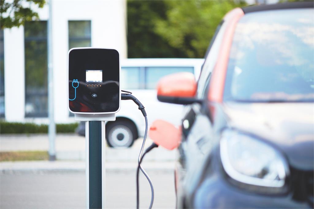 快新聞／好消息！電動車免徵牌照稅　政院明擬修法延長至2025年底
