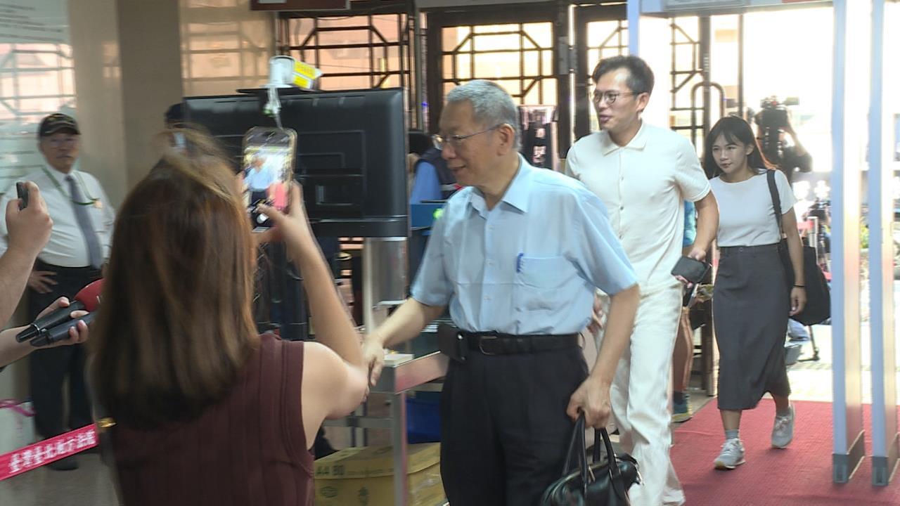 黃國昌突貼柯文哲合照喊：我準備好了！網酸：準備好去...