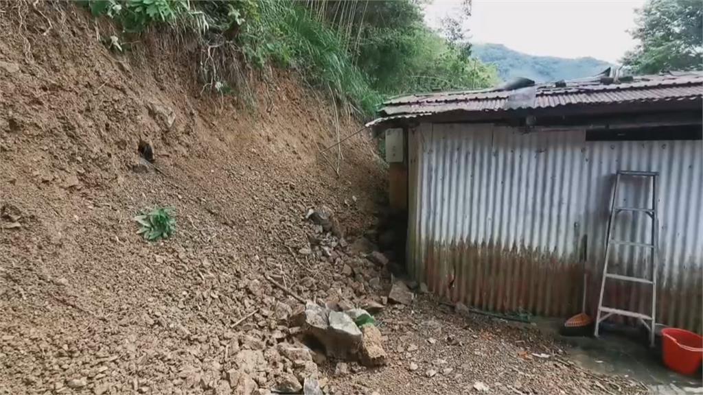 桃園復興區大量土石崩塌　20居民緊急撤出