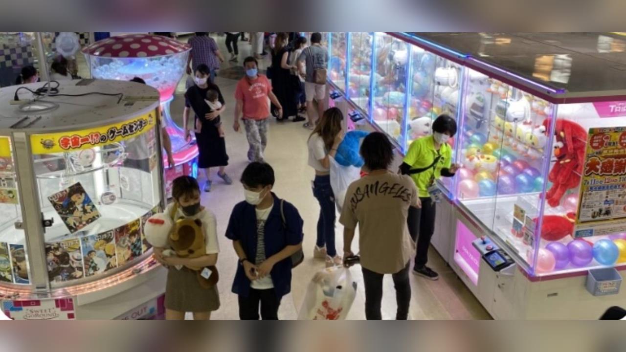 萬物皆可夾！日本夾娃娃機驚見蔬果　日用品、飲料機台超夯