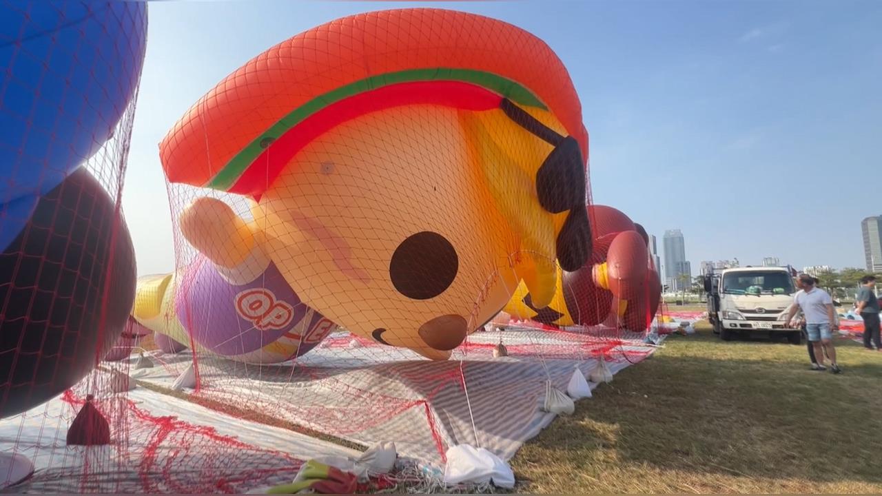 大氣球遊行週末登場 沙包固定避免「OPEN將逃跑」再發生