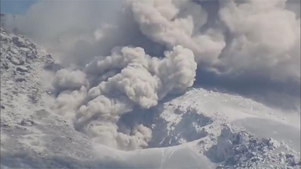 印尼勒沃托比火山噴發　火山灰達1000公尺