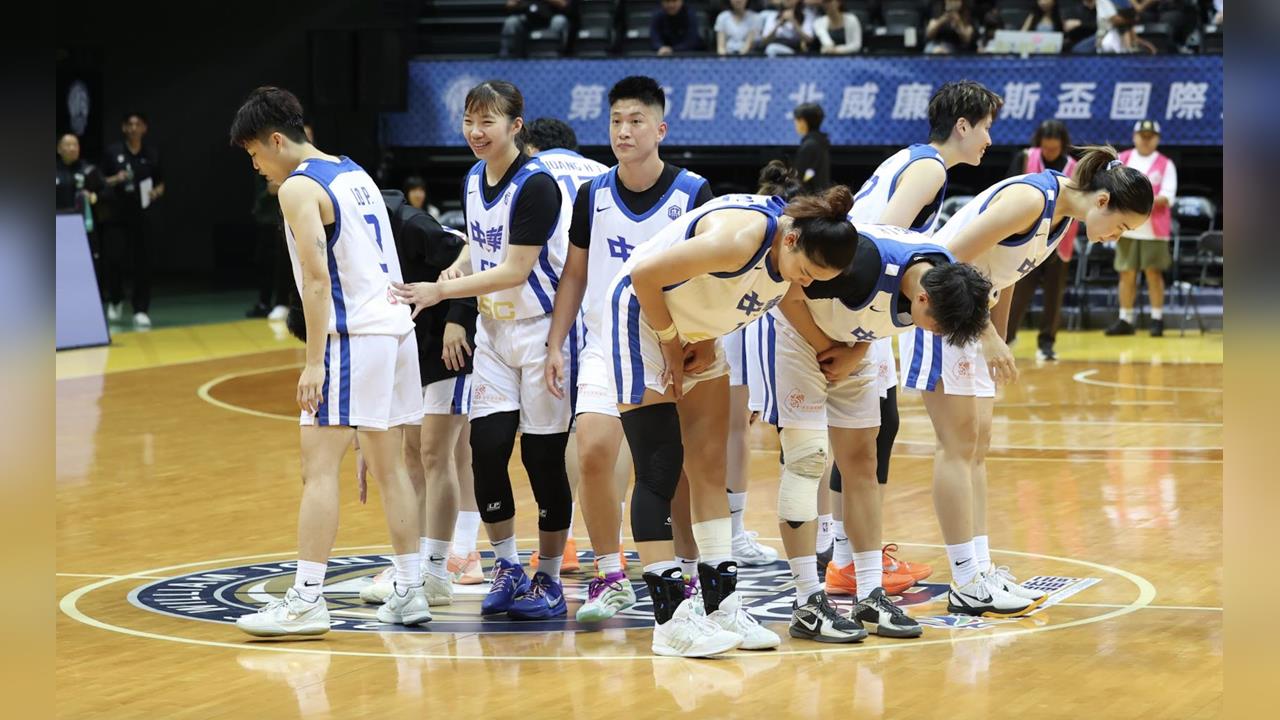 台灣藍對戰強敵韓國奪首勝。(圖/籃協提供)