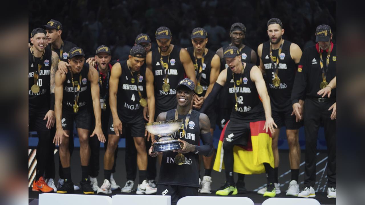 籃球(影)／NBA浪人「小黑」國際賽再登巔峰！　率德國奪下歐錦賽冠軍