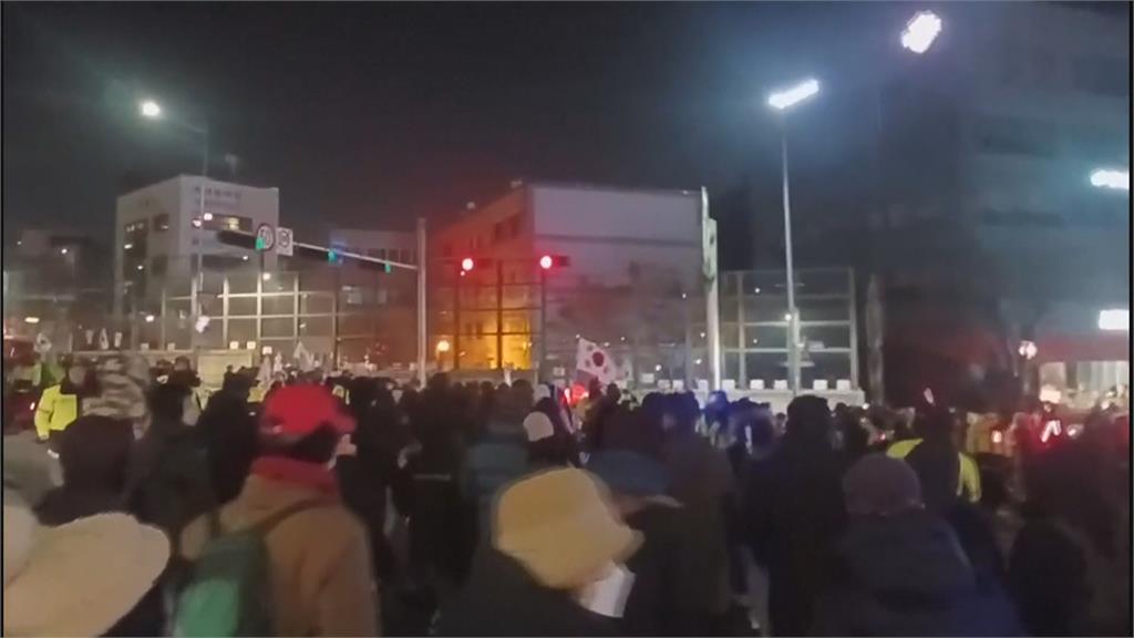 攻堅官邸歷時7小時！　南韓總統尹錫悅正式遭到逮捕